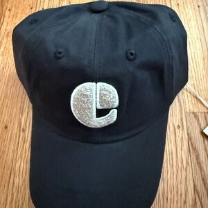 EMIS NWT Black Cap